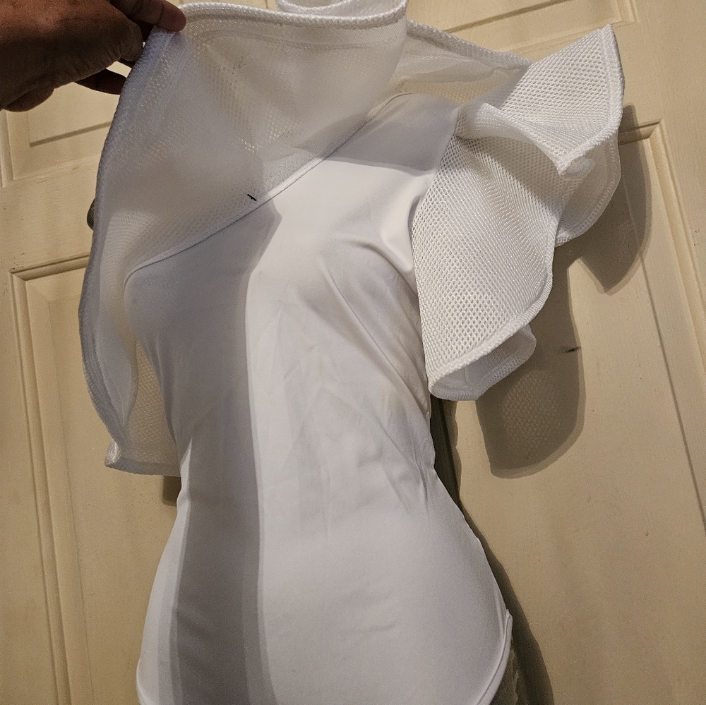 Ritzy Ruffle Bodysuit - Picture 5 of 8